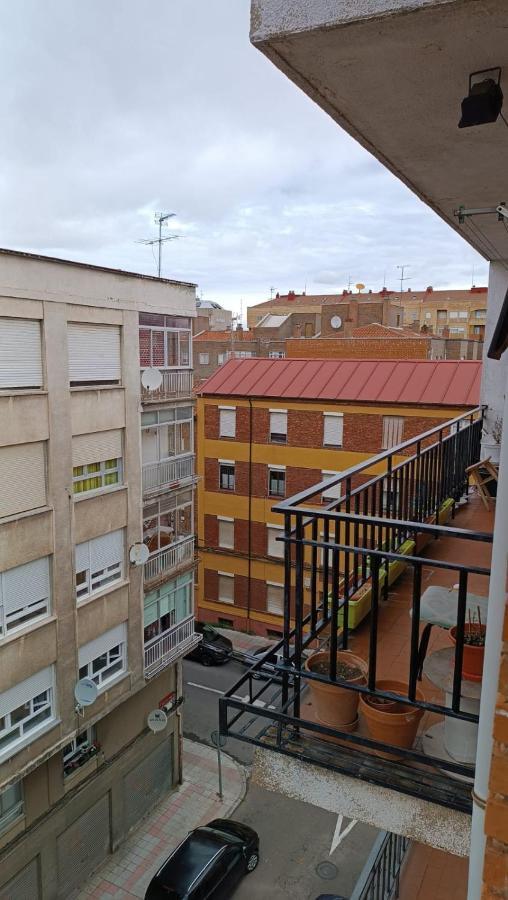 Moderno Apartamento Cerca Del Centro En Леон Экстерьер фото